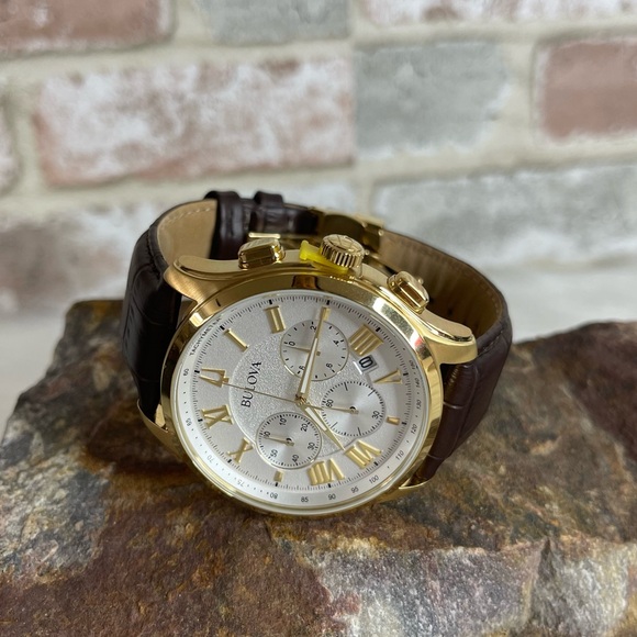 Men's Chronograph Wilton Brown
Leather Strap Watch 46.5mm NWT - Picture 9 of 12